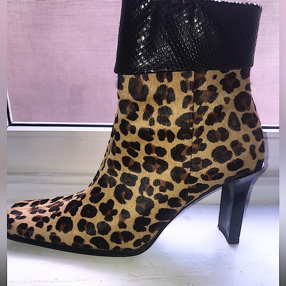Gorgeous faux fur ankle boots. Would be complimentary with any outfit. - Picture 1 of 8